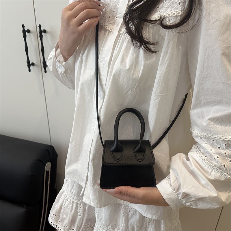 Trendy Mini Crossbody Bag  Compact Fashion Handbag for Daily Use