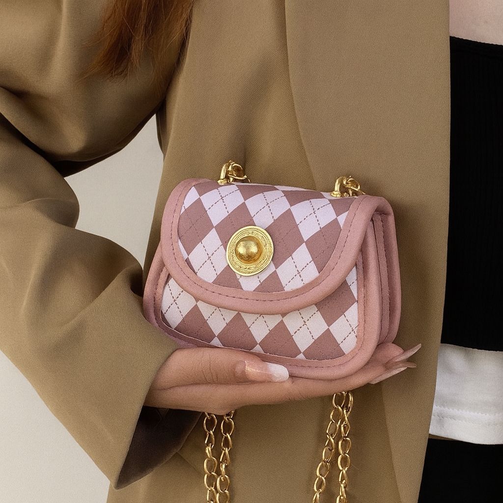 Chic Mini Argyle Crossbody Bag with Gold Chain Strap