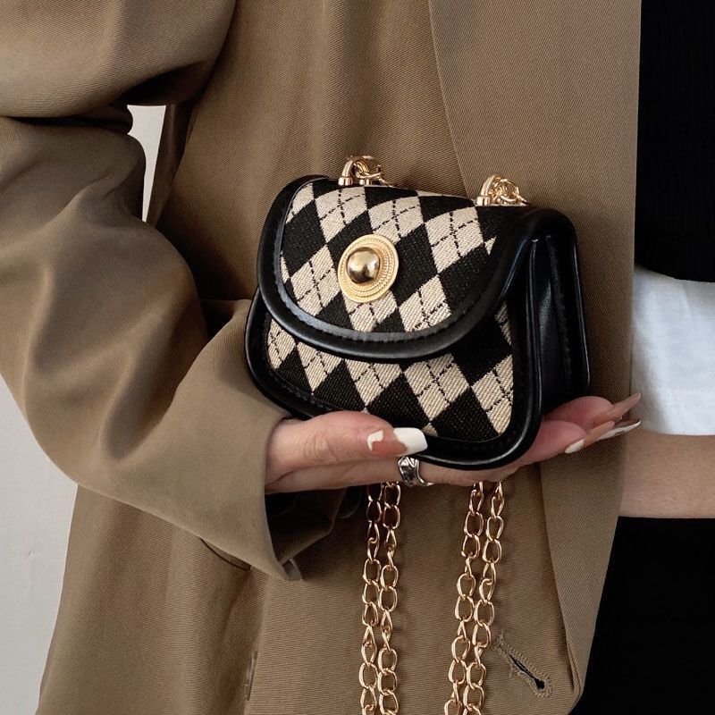 Chic Mini Argyle Crossbody Bag with Gold Chain Strap