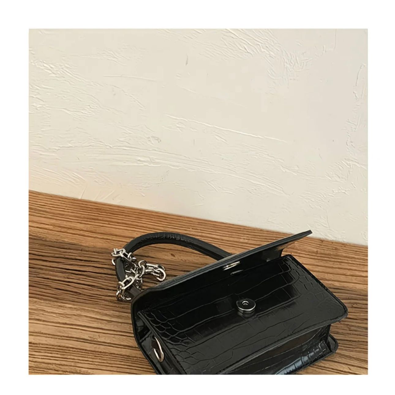 Elegant Croc Pattern Mini Handbag with Chain Strap – Black
