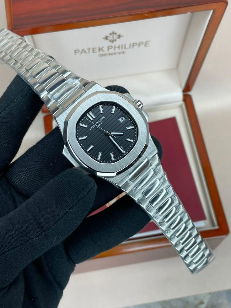 Patek Philippe Luxury Watch – Classic Multipal Dial