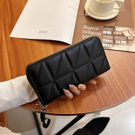 Elegant Quilted Leather Long Wallet for Women  Stylish Zipper Clutch with Wrist Strap