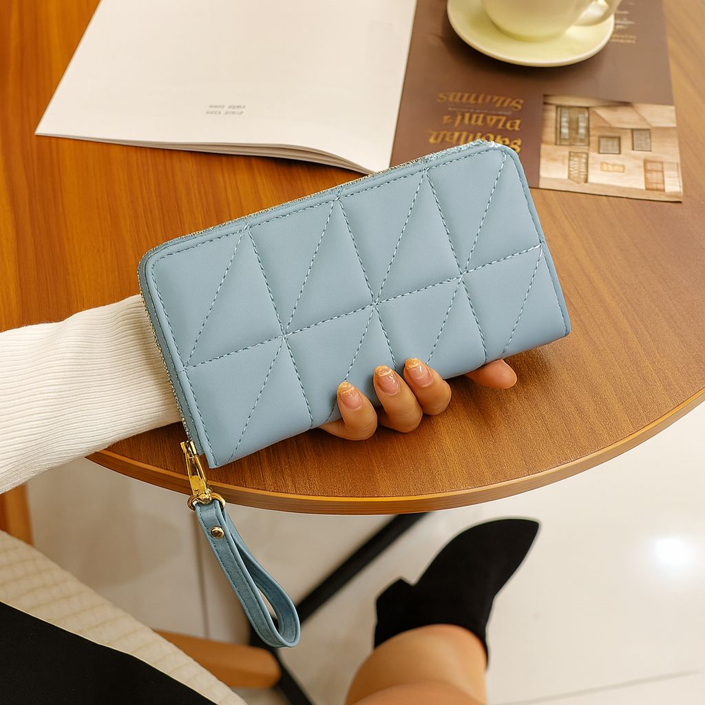 Elegant Quilted Leather Long Wallet for Women  Stylish Zipper Clutch with Wrist Strap