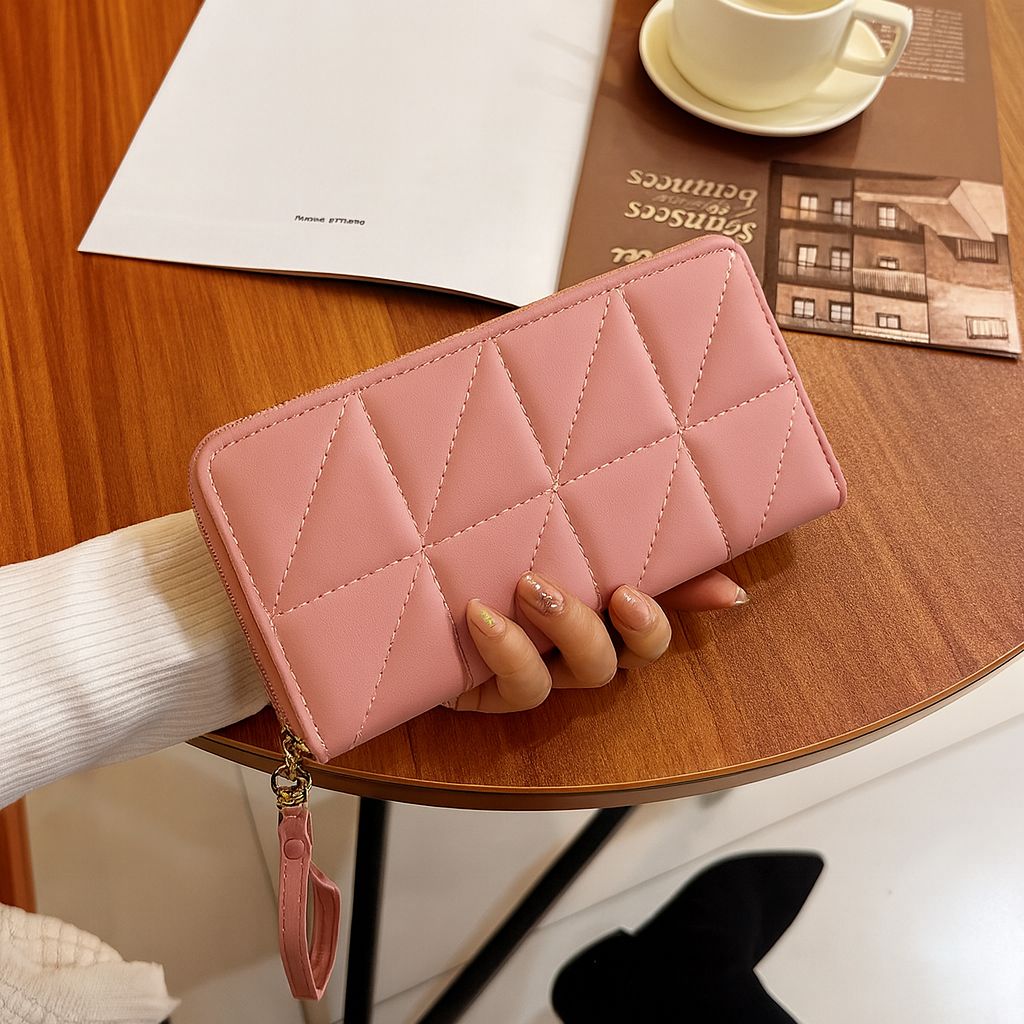 Elegant Quilted Leather Long Wallet for Women  Stylish Zipper Clutch with Wrist Strap