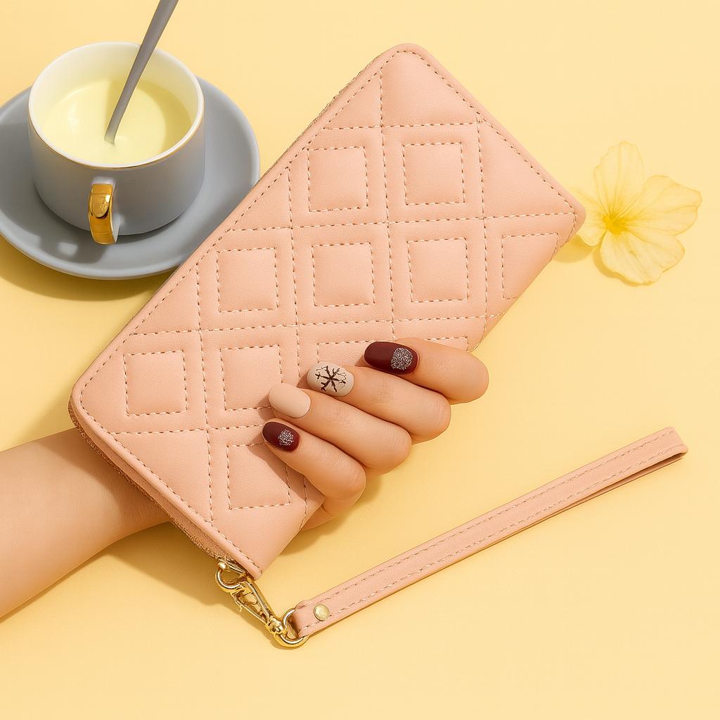 Elegant Quilted PU Leather Wallet  Premium Zipper Clutch Purse with Wrist Strap for Women