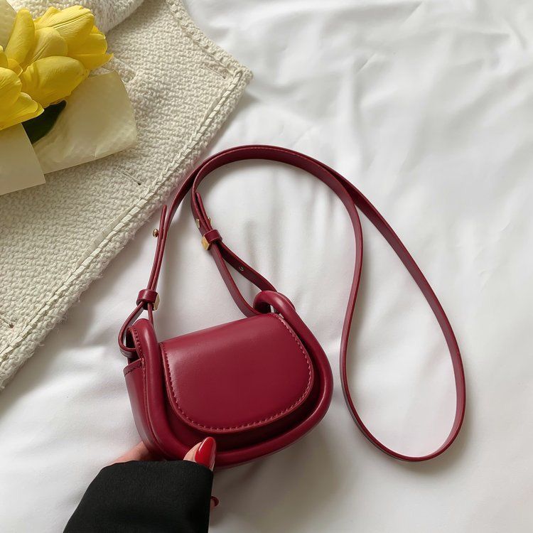 Minimalist White Saddle Crossbody Bag  Compact Leather Shoulder Purse (14×11×10 cm)