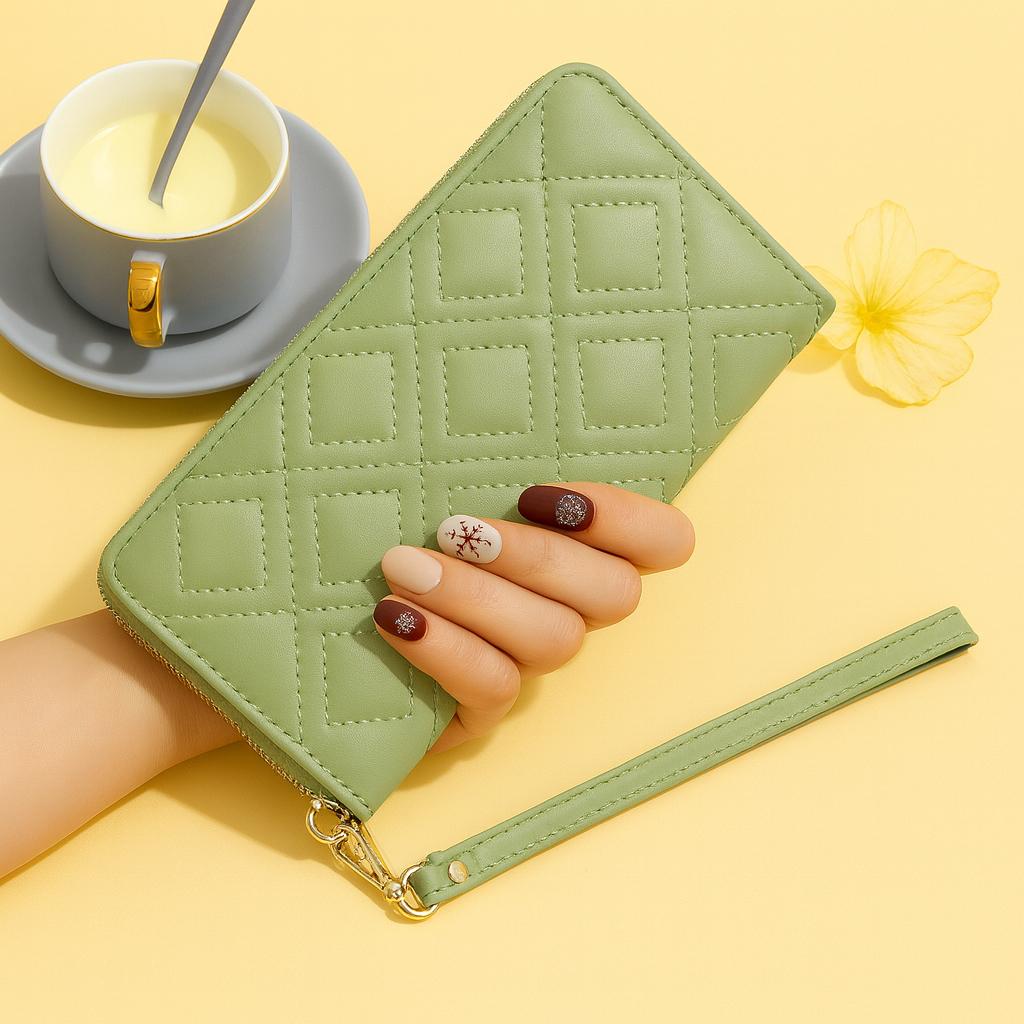 Elegant Quilted PU Leather Wallet  Premium Zipper Clutch Purse with Wrist Strap for Women